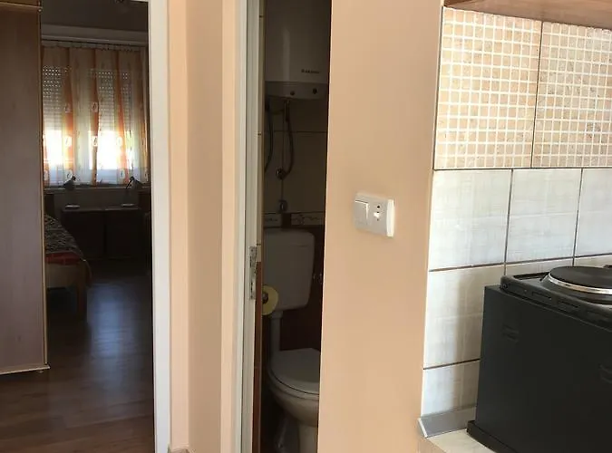 De Lux 벨라 츠르크바